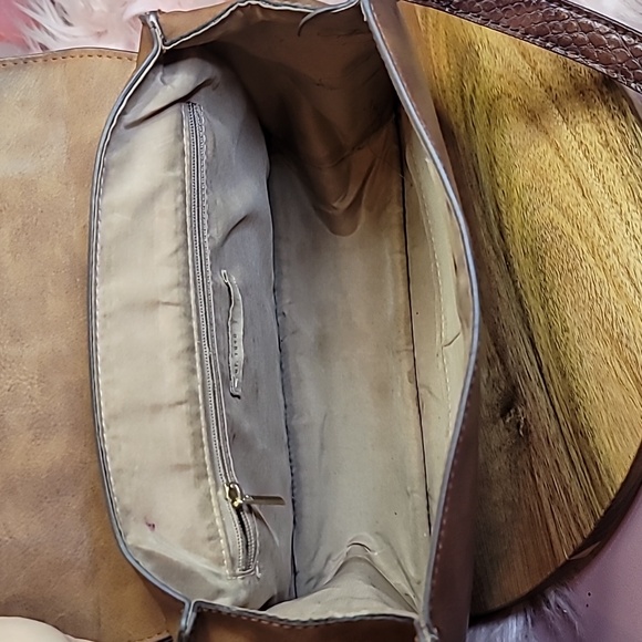 Est 1946 Ladies Handbag - Picture 4 of 4